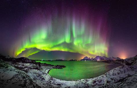 Aurora Boreale Notti Magiche Sotto Un Igloo Di Vetro O In Una Calda