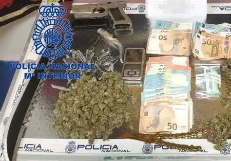 Doble Golpe Al Tr Fico De Drogas Al Menudeo En El Mar Tim De Valencia