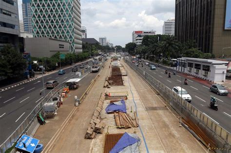 Foto Pembangunan Mrt Jakarta Fase Ii Diprediksi Molor Hingga