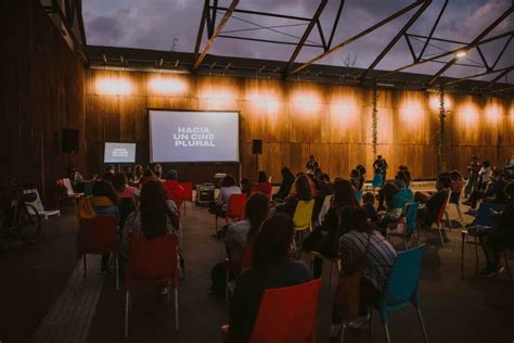 Mau Presenta ¿quiénes Cuentan Las Historias Publicación Que Analiza La Participación De Las