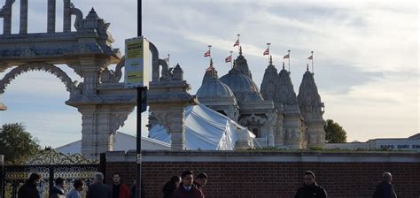 BAPS Shri Swaminarayan Mandir London - London