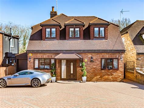 4 Bed Detached House For Sale In Tysea Hill Stapleford Abbotts