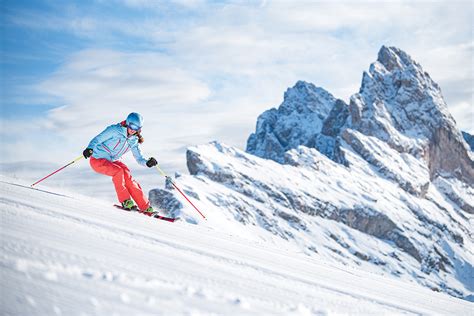 Luxury Card | A Guide to Skiing the Dolomites