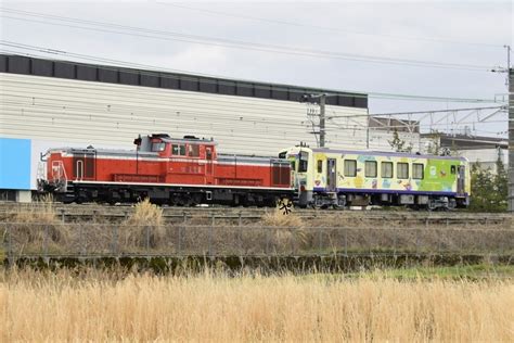 第2267列車 お茶の京都ラッピングの施されたキハ120 8の網干出場配給を狙う 写真は鉄で出来ている