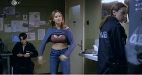 DER GUTE BULLE FRISS ODER STIRB NUDE SCENES AZNude