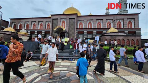 Melihat Masjid Kubah Emas Menjadi Destinasi Wisata Religi