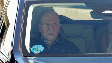 El rey Juan Carlos aterriza en Vigo en su quinta visita a España desde