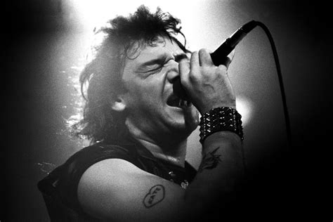 Morre Paul Di Anno o primeiro vocalista do Iron Maiden Diário Causa