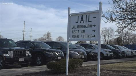 Wood Co. jail housing nearly 100 fewer inmates than usual | wtol.com