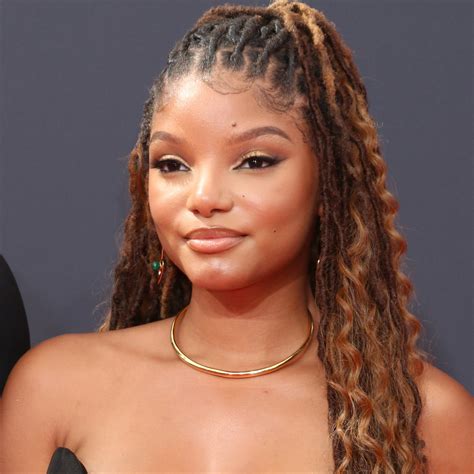 Halle Bailey I Look Da Red Carpet Più Belli Della Nuova Sirenetta