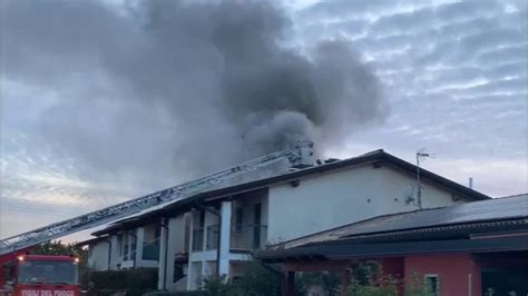 Incendio A Orcenico Inferiore A Fuoco Una Villetta A Schiera Il