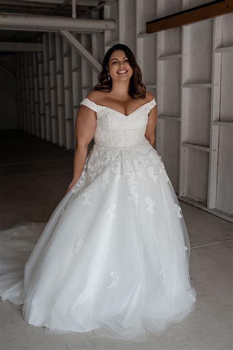 Belle Et Blanc Introduces Size Inclusive Wedding Dresses Easy Weddings