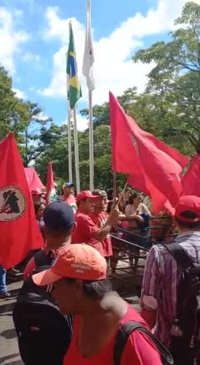 Vídeo Integrantes do MST ocuparam a sede do Incra em Belo Horizonte