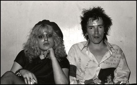 Sid Vicious As Fue La Fugaz Y Ca Tica Vida Del Bajista De Sex Pistols