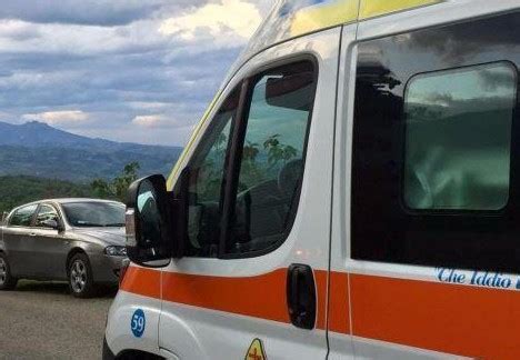 Incidente Lungo La Via Panoramica Dei Templi Caccia All Auto Pirata