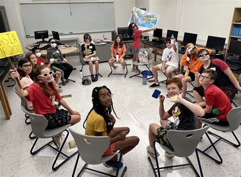 Web Leaders Help New West Hartford Middle Schoolers With Transition