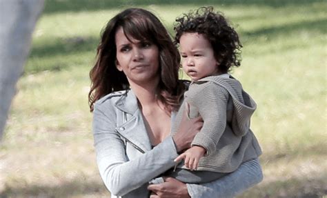 Halle Berry 2025: Husband, net worth, tattoos, smoking & body ...