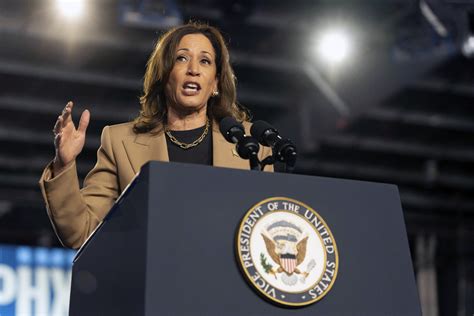 Kamala Harris Experiencing Gender Divide Among Hispanic Voters Poll Newsweek