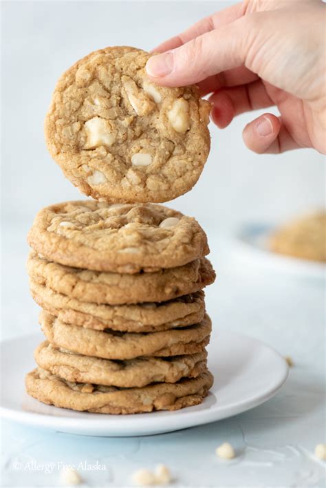 Nestle Toll House White Chocolate Chip Macadamia Nut Cookies Recipe