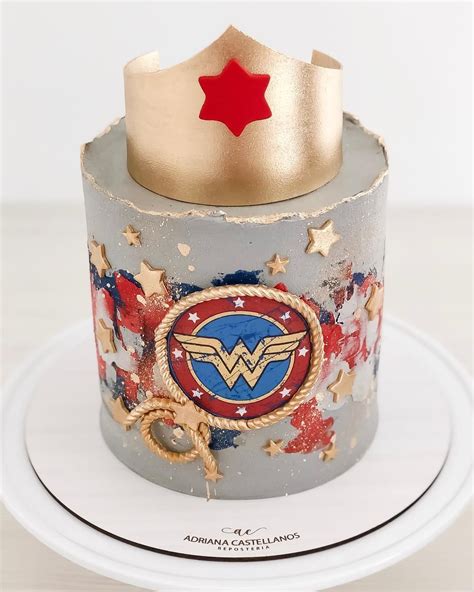 Wonder Woman Buttercream Cake Wonder Woman Cake Wonder Woman Birthday Wonder Woman Party