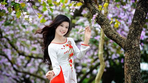 Download Stylish Chinese Cute Girl Wallpaper