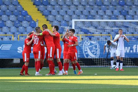 Loptu na zemlju – Crvena Hronika