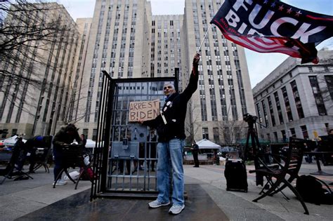 Retour en images sur la comparution historique de Donald Trump à New York