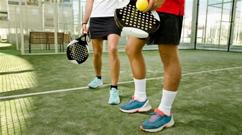 Cómo Jugar Al Pádel Paso A Paso Y De Forma Sencilla