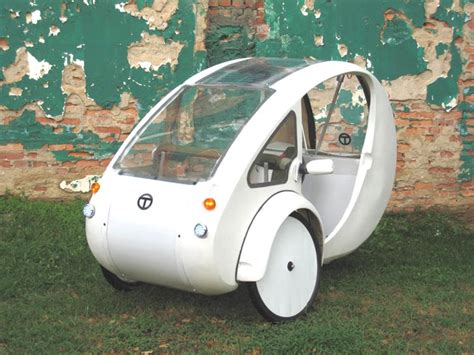 The Elf A Half Bike Half Car Solar And Pedal Powered Urban Vehicle By