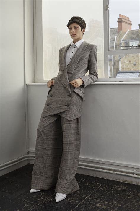Pin by Yvonne Hierling on Style | High fashion street style, Suits for ...