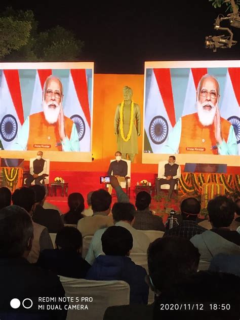 Pm Modi Unveils Swami Vivekanandas Life Size Statue On Jnu Campus News18