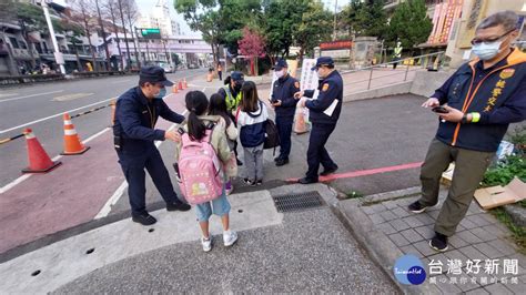 桃園警執行護童及交通安全宣導專案 讓學童安全走入校園 蕃新聞