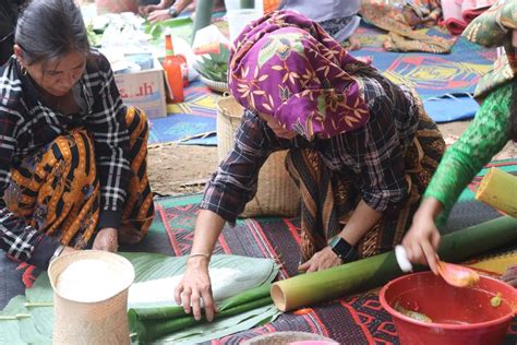 Adu Kreasi Nasi Humbal Khas Meriahkan Festival Loksado Kalimantan Post