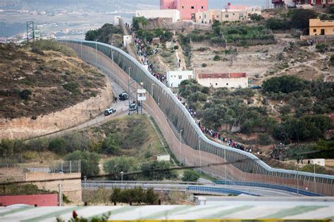 La Guardia Civil Fortifica A N M S La Valla De Melilla Con Nuevas