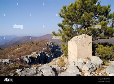 La Cresta Inaccessibile Del Monte Sabotino Sabotin Si Affaccia Sulla