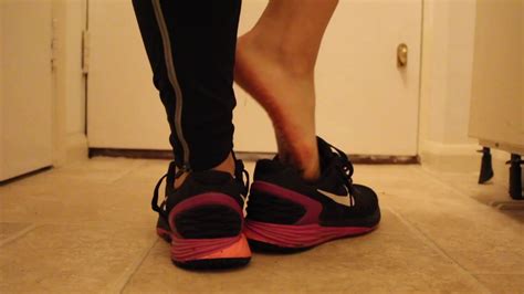 Shoeplay Sockless In Her Nike Lunarglide After Run Youtube