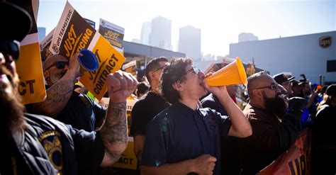 Ups And Teamsters Union To Resume Contract Talks As Possible Strike