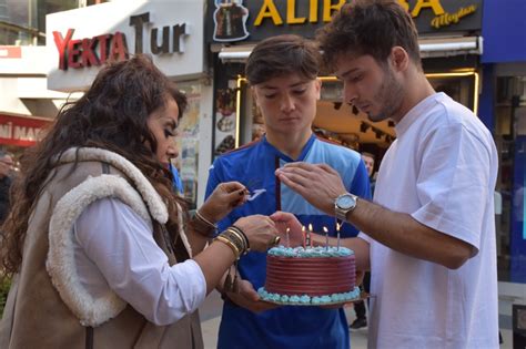 Trabzonspor Kulübü bordo mavili taraftar Münevver Taflan ın doğum