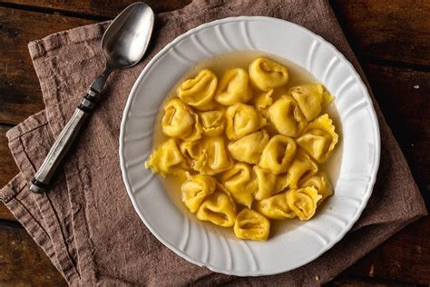 Cappelletti In Brodo Dissapore