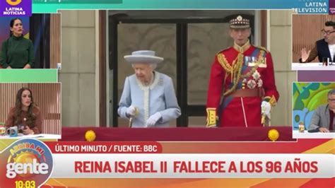 Reina Isabel Ii Latina Tv Lee En Vivo Una Fake News Y Anuncia Por