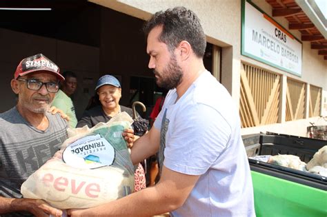 Trindade Mant M Entrega De Cestas De Alimentos S Fam Lias Vulner Veis