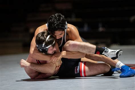 Mens Wrestling Splits The Night Against Simpson And Embry Riddle The