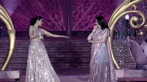 Nita Ambani Isha Ambani Dance To Alia Bhatts Ghar More Pardesiya