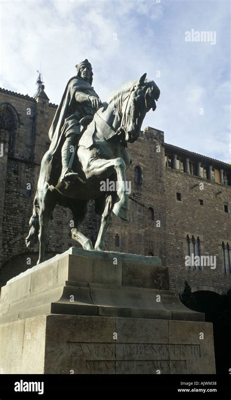 Estatua De Caballo Barcelona Fotografías E Imágenes De Alta Resolución