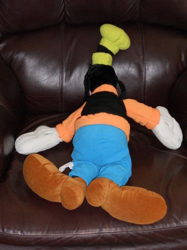 Amazon.com: Disney Goofy Plush Toy -- 19'': Toys & Games