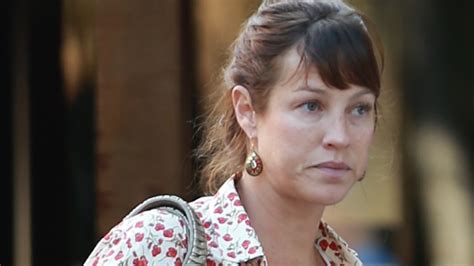 Luana Piovani Posa De Lingerie Em Clique Provocante