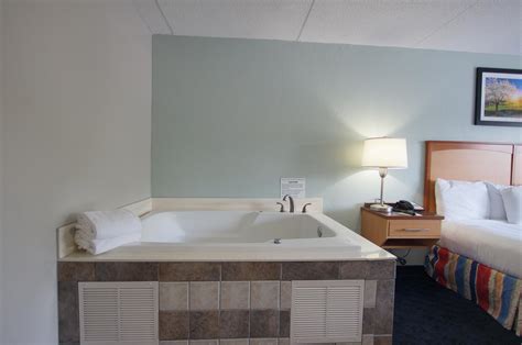 1 King Bed Whirlpool Dunes Waterfront Resort