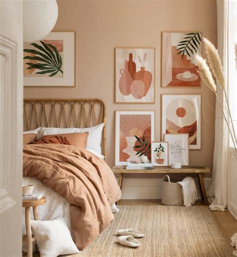 Illustrationen in Naturfarben für Schlafzimmer Inspiration Bilderwand