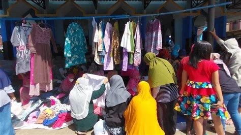 Bazar Ramadan Di Masjid Baitul Aqrom Purwokerto Pakaian Serba Rp 5000