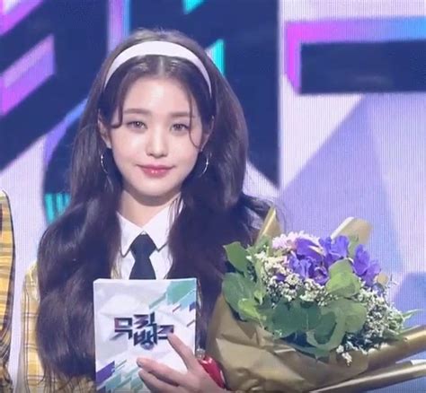 Mỹ nhân girlgroup tân binh hot nhất hiện nay gây tranh cãi thái độ công chúa Lười nhảy không